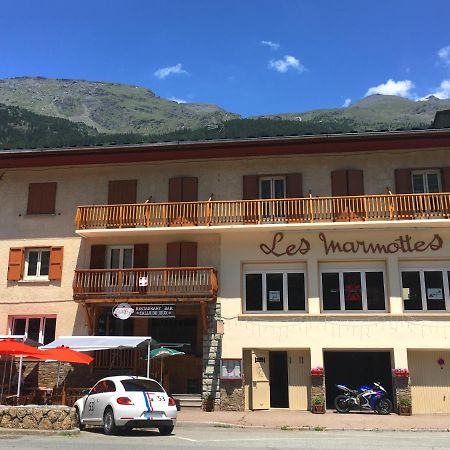 Chambres Avec Garage Motos Lanslebourg-Mont-Cenis Exterior photo