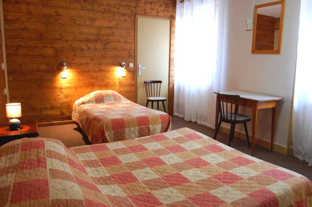 Chambres Avec Garage Motos Lanslebourg-Mont-Cenis Exterior photo