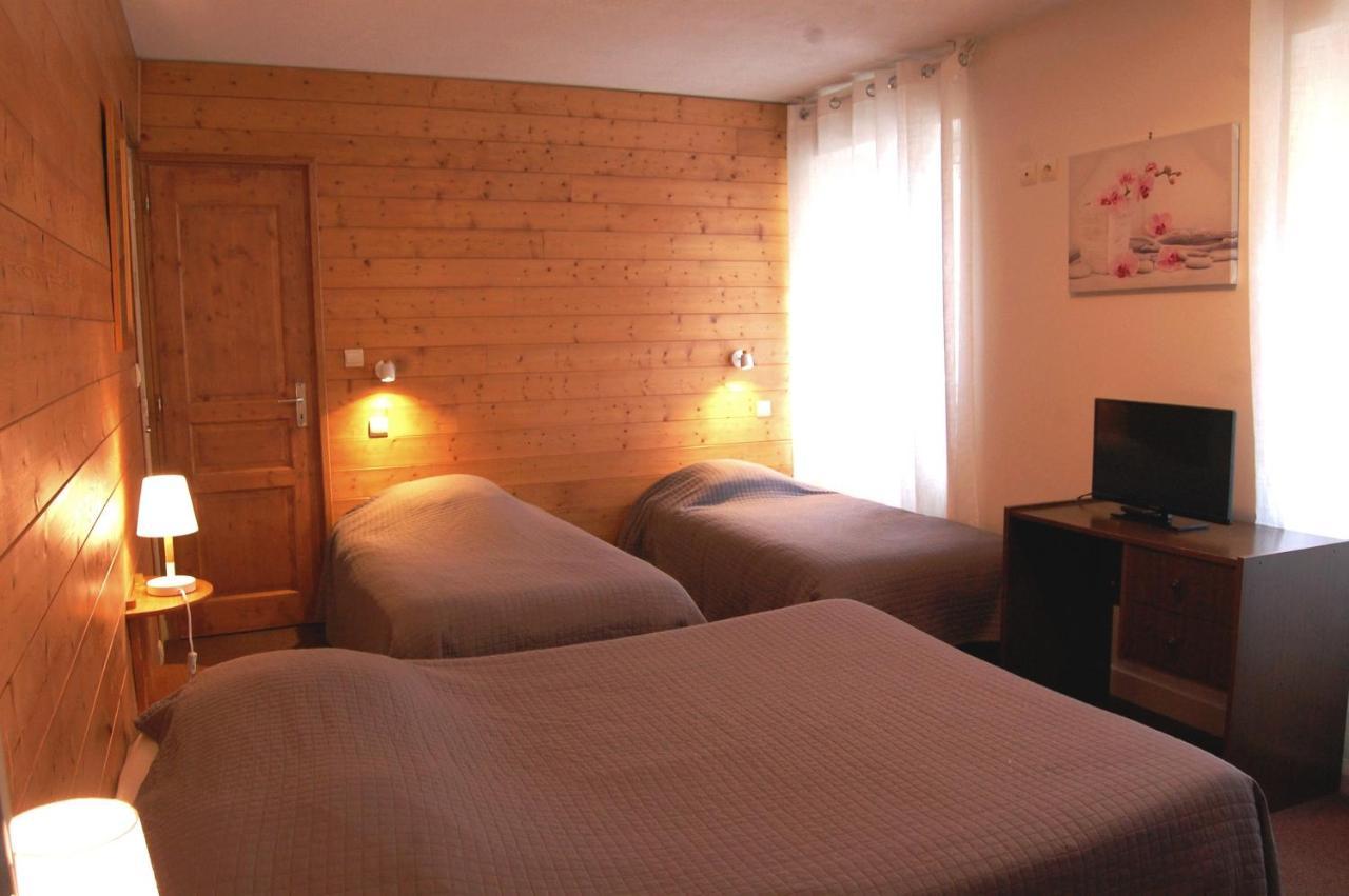 Chambres Avec Garage Motos Lanslebourg-Mont-Cenis Exterior photo