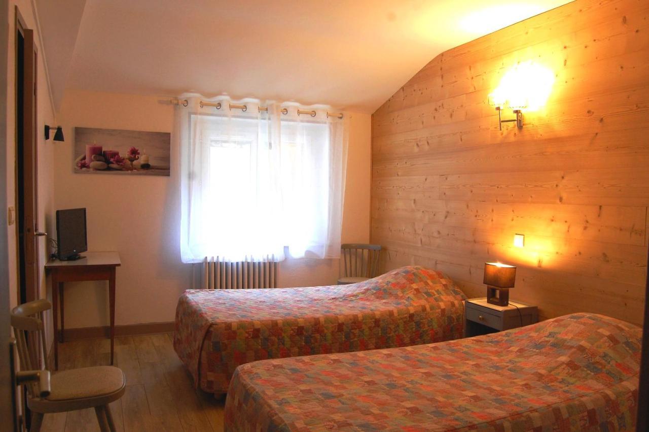 Chambres Avec Garage Motos Lanslebourg-Mont-Cenis Exterior photo